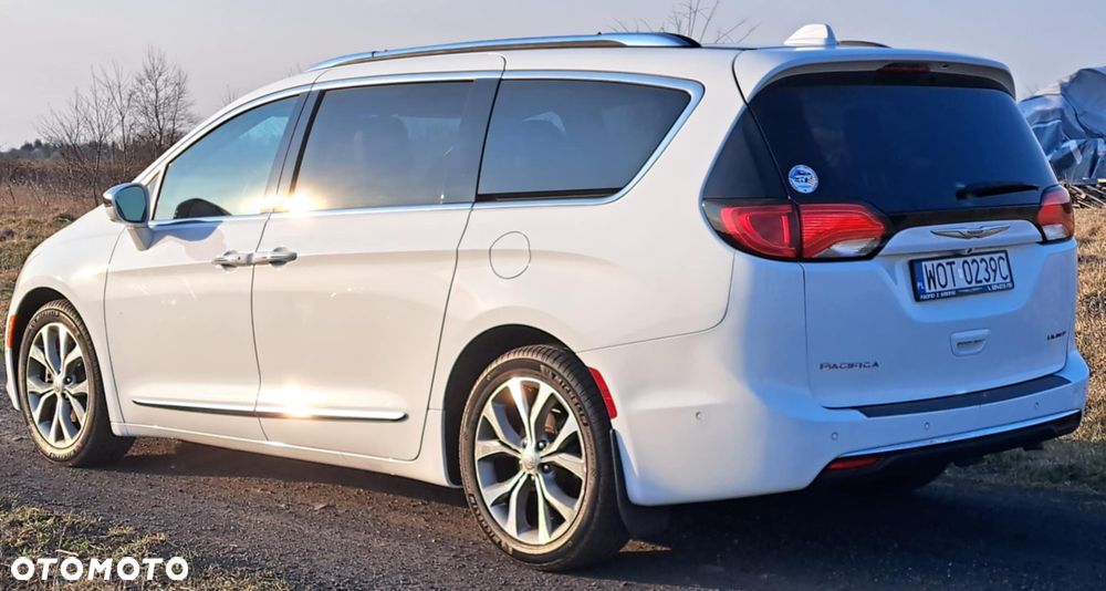 Chrysler Pacifica - 26