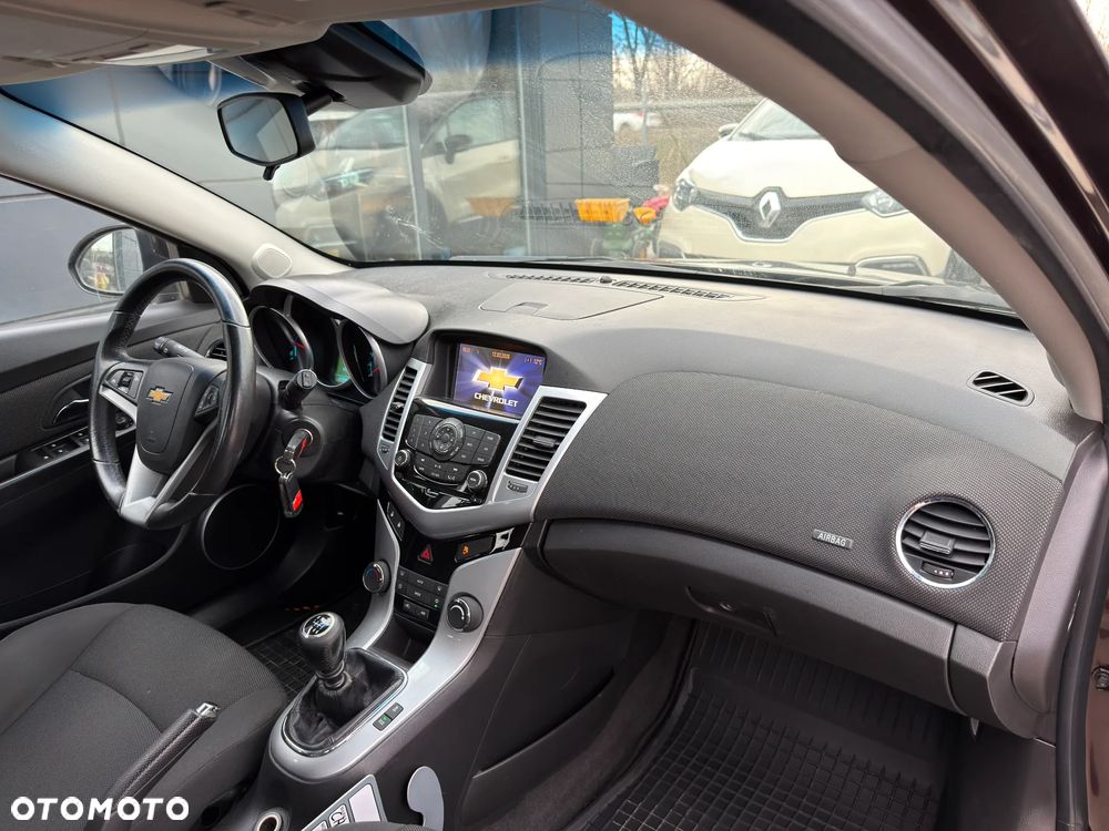 Chevrolet Cruze 1.4 T LT - 30