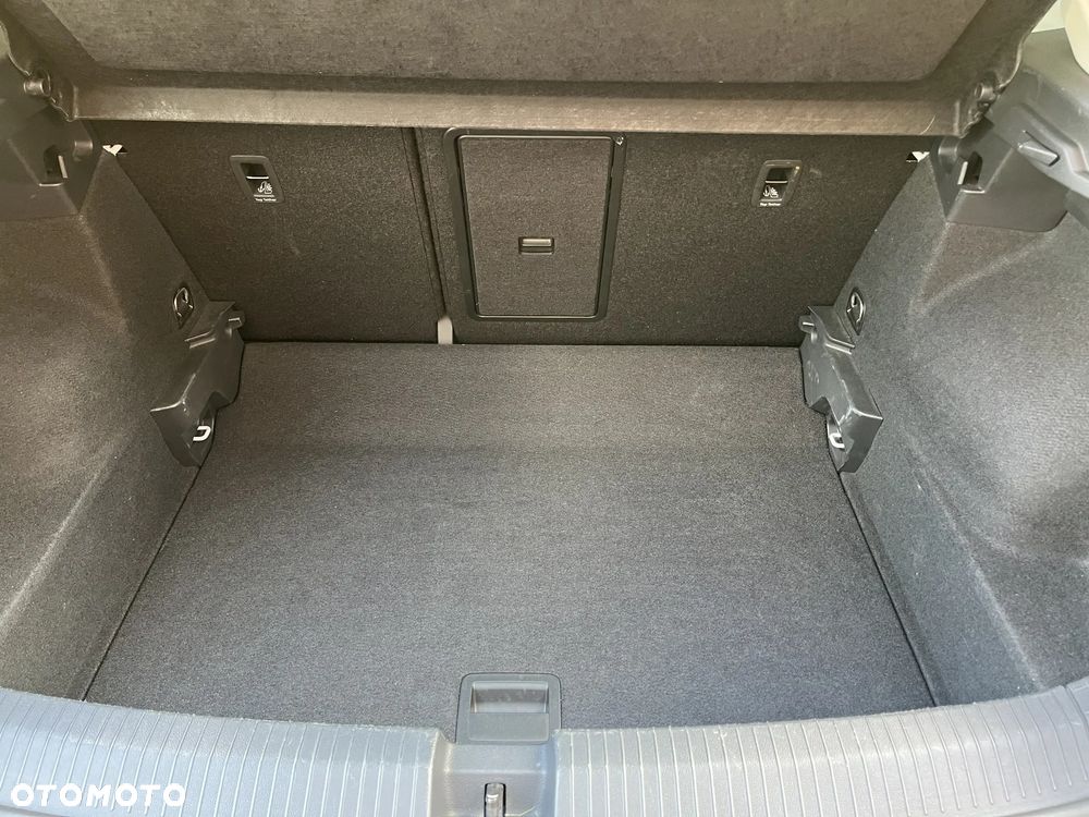 Volkswagen T-Roc - 11