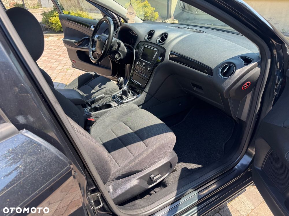 Ford Mondeo 1.6 T Gold X Plus - 12