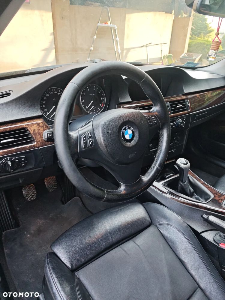 BMW Seria 3 320i - 9