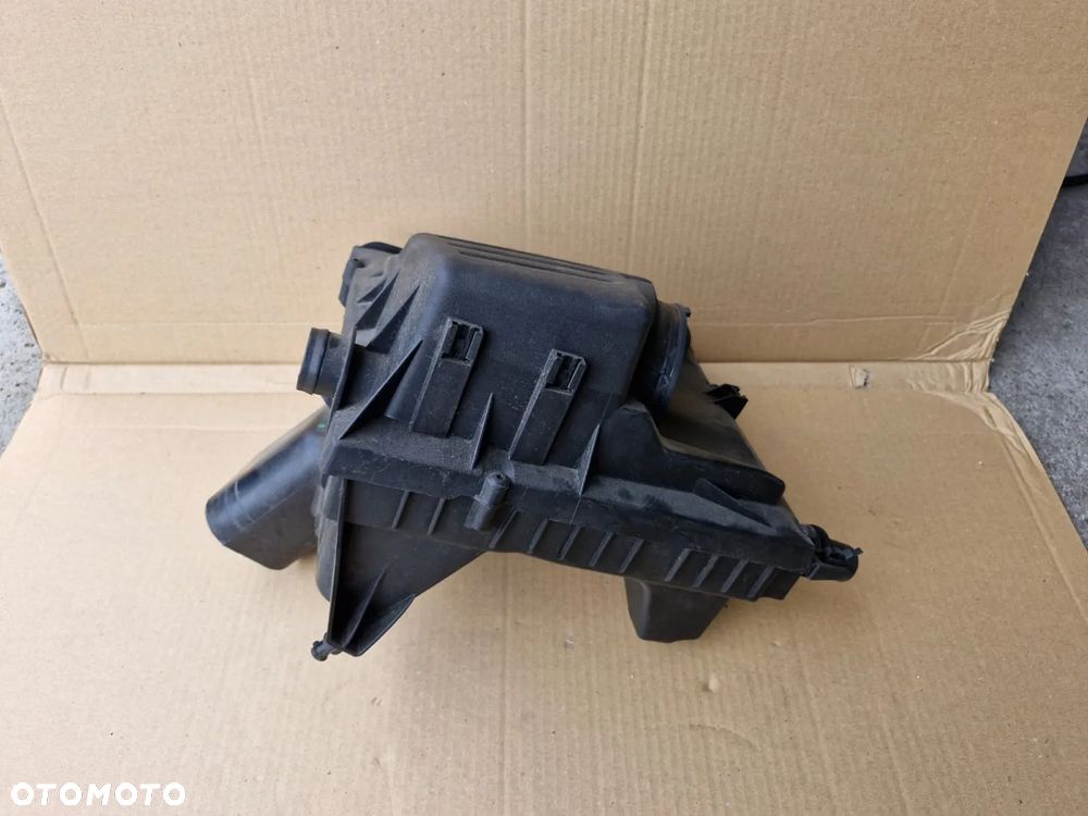 Obudowa filtra powietrza Opel Insignia A 2.0 T TURBO 55560885 - 2