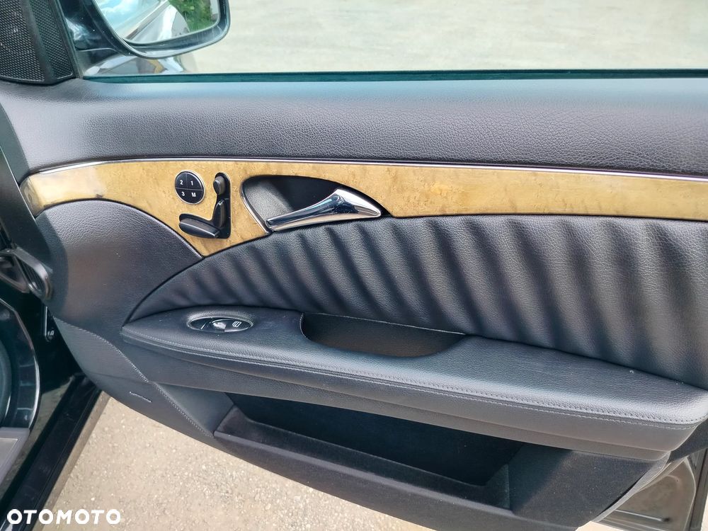Mercedes-Benz Klasa E 420 CDI 7G-TRONIC Avantgarde DPF BusinessEDITION - 31