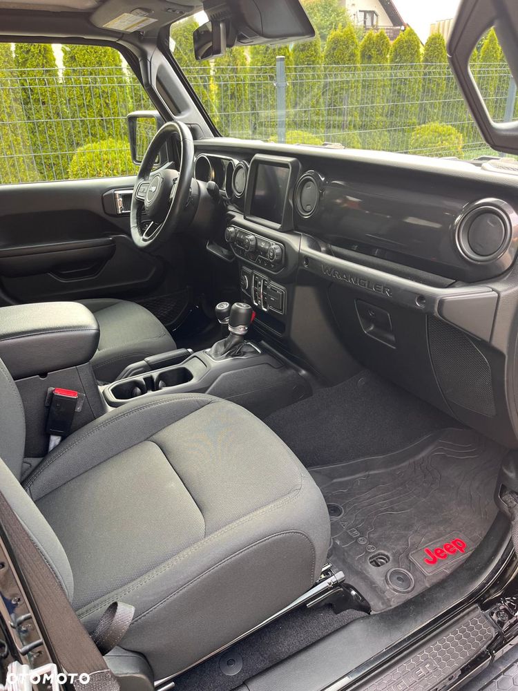 Jeep Wrangler - 15