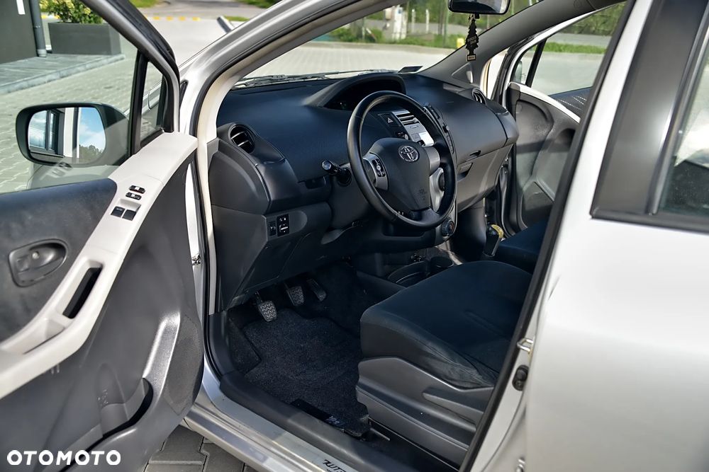 Toyota Yaris 1.4 D-4D - 21