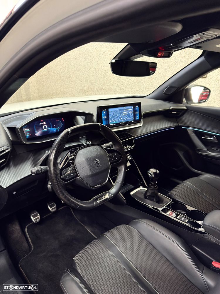 Peugeot 2008 PureTech 130 GT - 12
