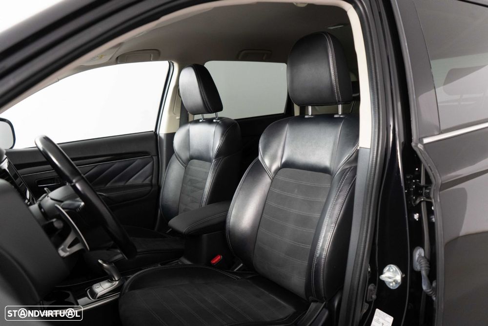 Mitsubishi Outlander 2.4 Intense - 10