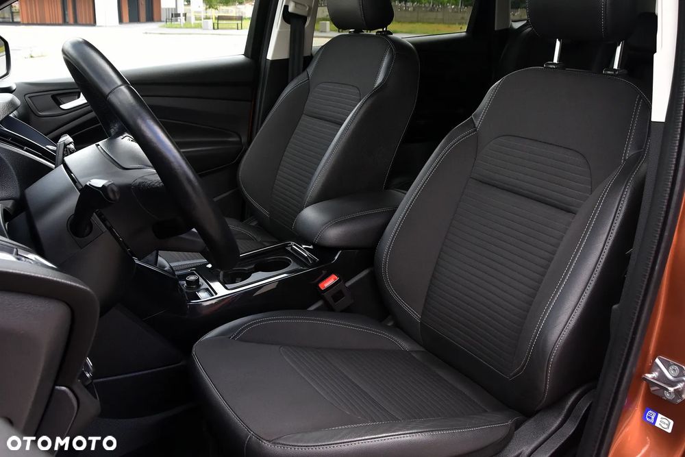 Ford Kuga 2.0 TDCi AWD Titanium - 28