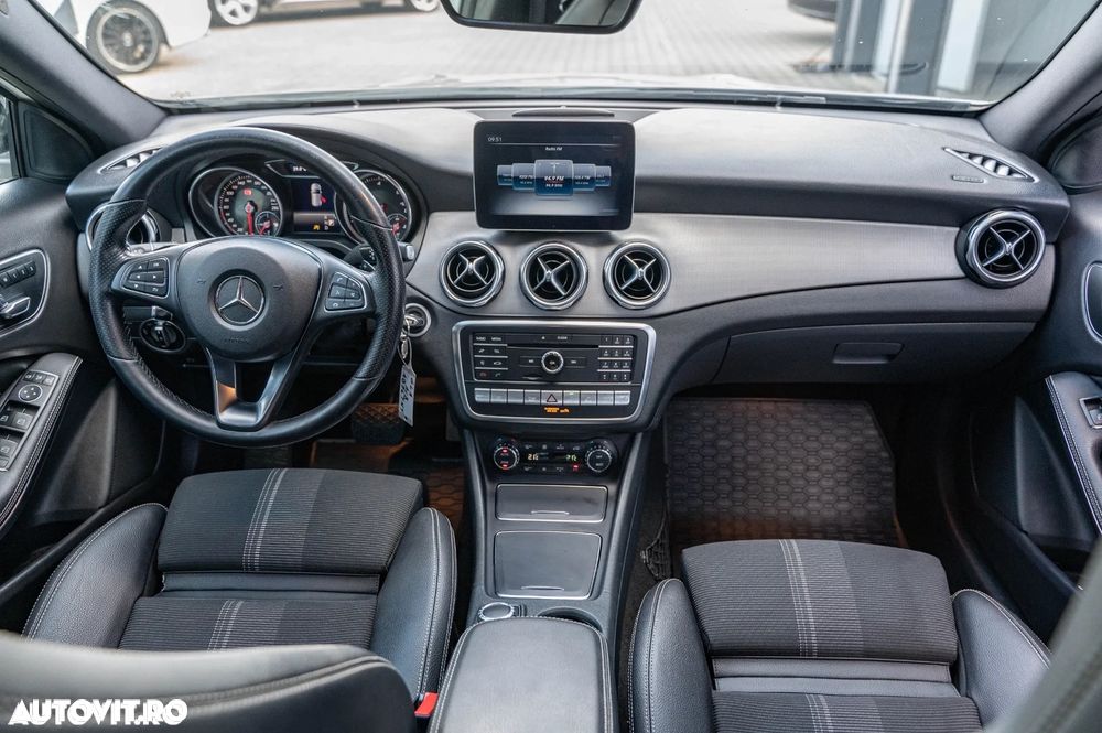 Mercedes-Benz GLA - 10