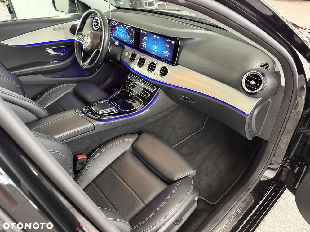 Mercedes-Benz Klasa E 300 AMG/Avantgarde - 24