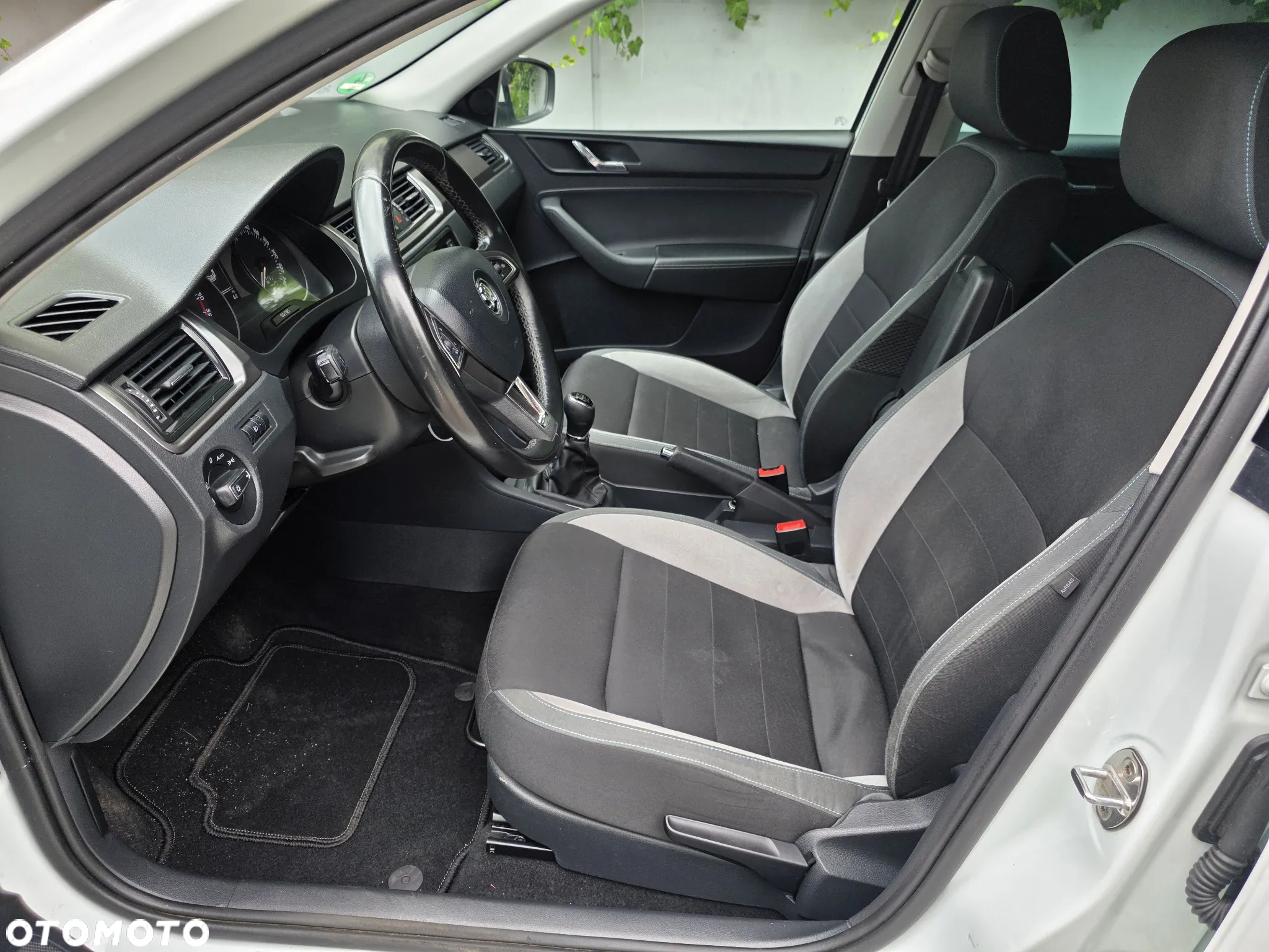 Skoda RAPID Spb 1.4 TDI DPF Emotion Plus - 9