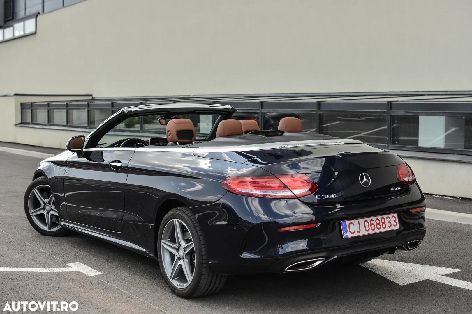 Mercedes-Benz C 300 Cabrio 9G-TRONIC AMG Line - 13
