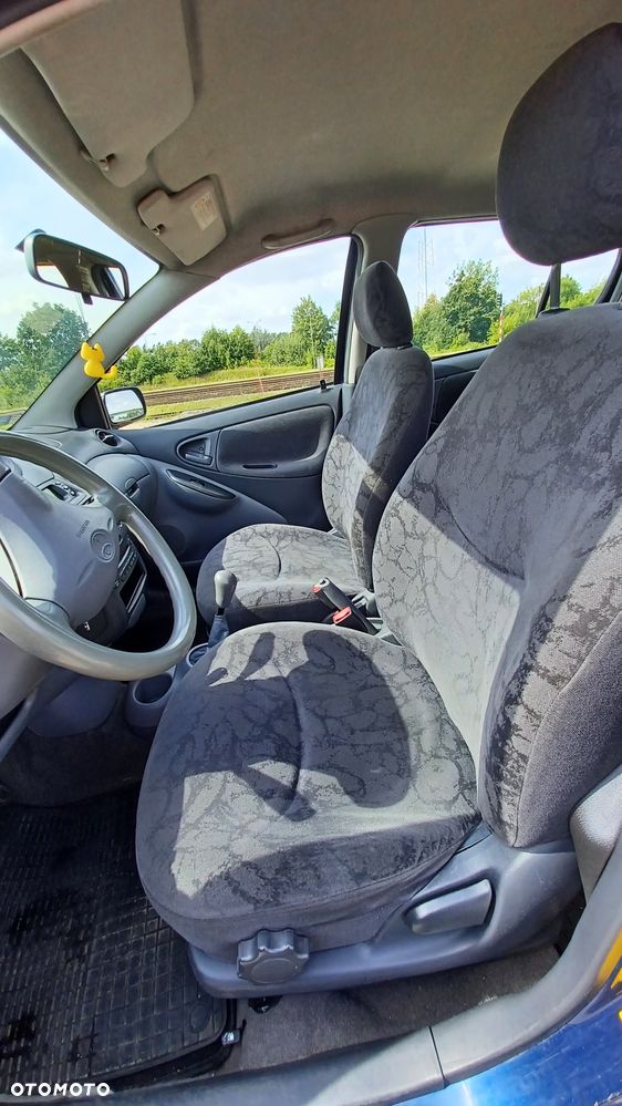 Toyota Yaris - 11
