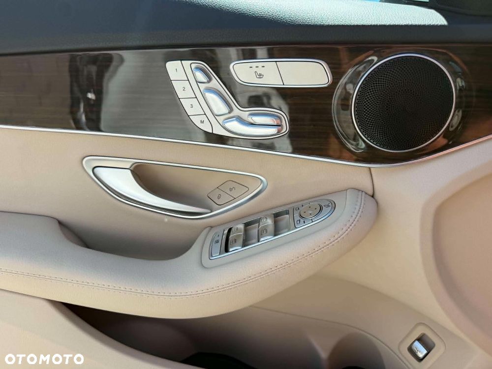 Mercedes-Benz Klasa C 300 4Matic 9G-TRONIC Edition 19 - 9