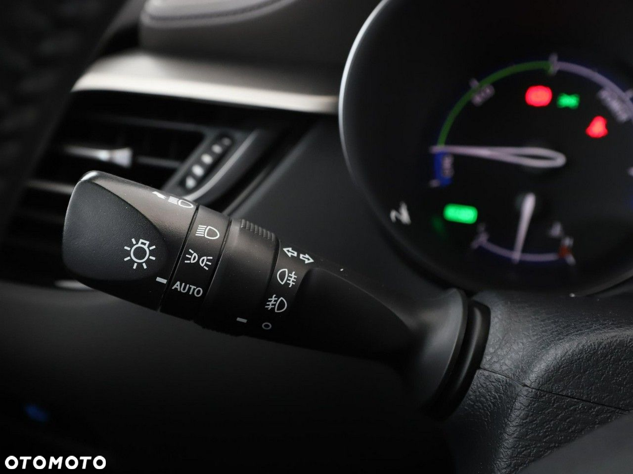 Toyota C-HR Hybrid Lounge - 29