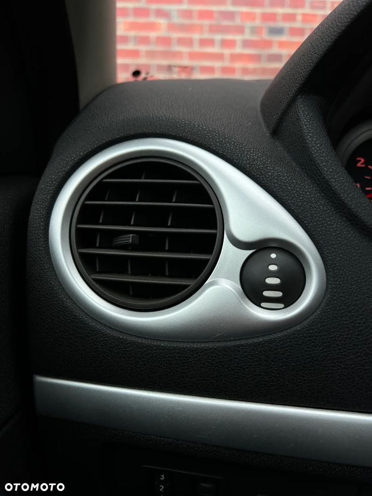 Renault Clio - 21