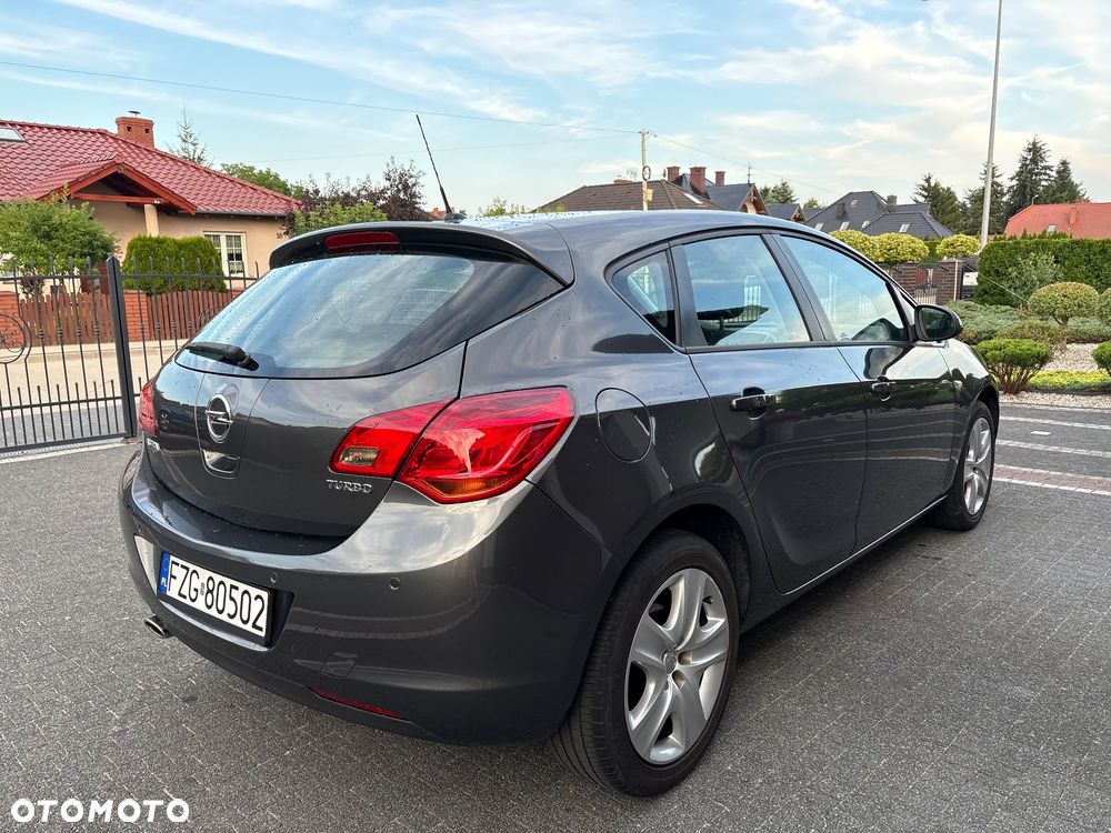 Opel Astra 1.4 T Cosmo - 11