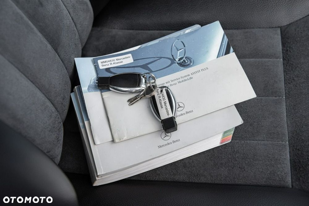 Mercedes-Benz Klasa R 320 CDI 4Matic 7G-TRONIC Travel Edition - 37