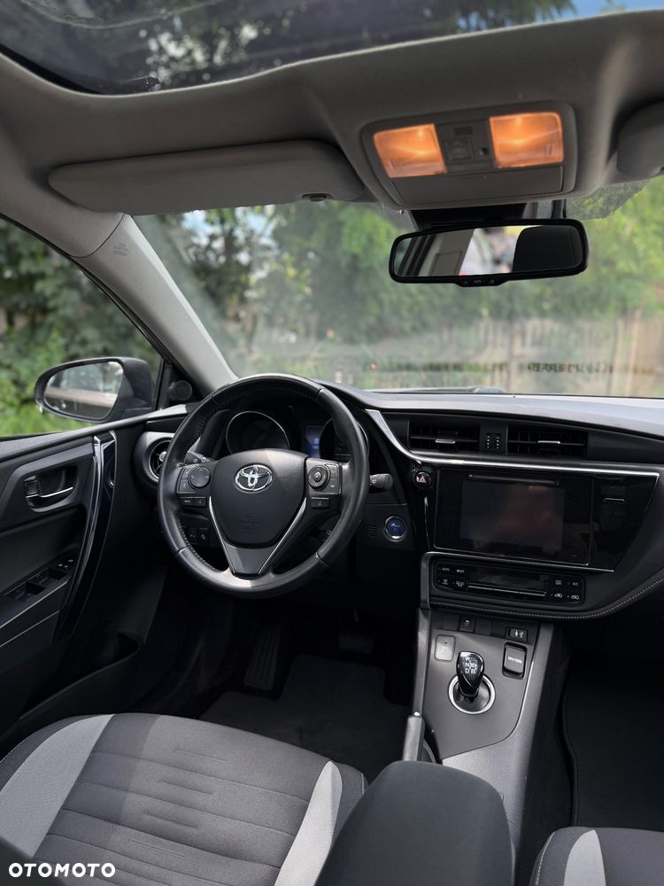 Toyota Auris 1.8 HSD Sol - 27