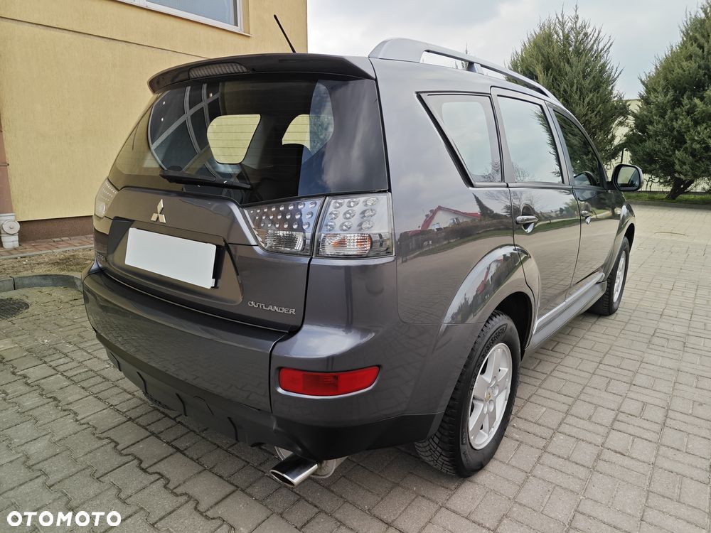 Mitsubishi Outlander - 11