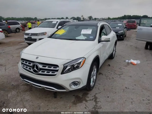 Mercedes-Benz GLA - 2