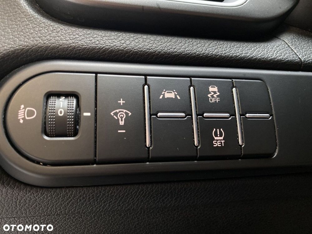 Kia Ceed - 25