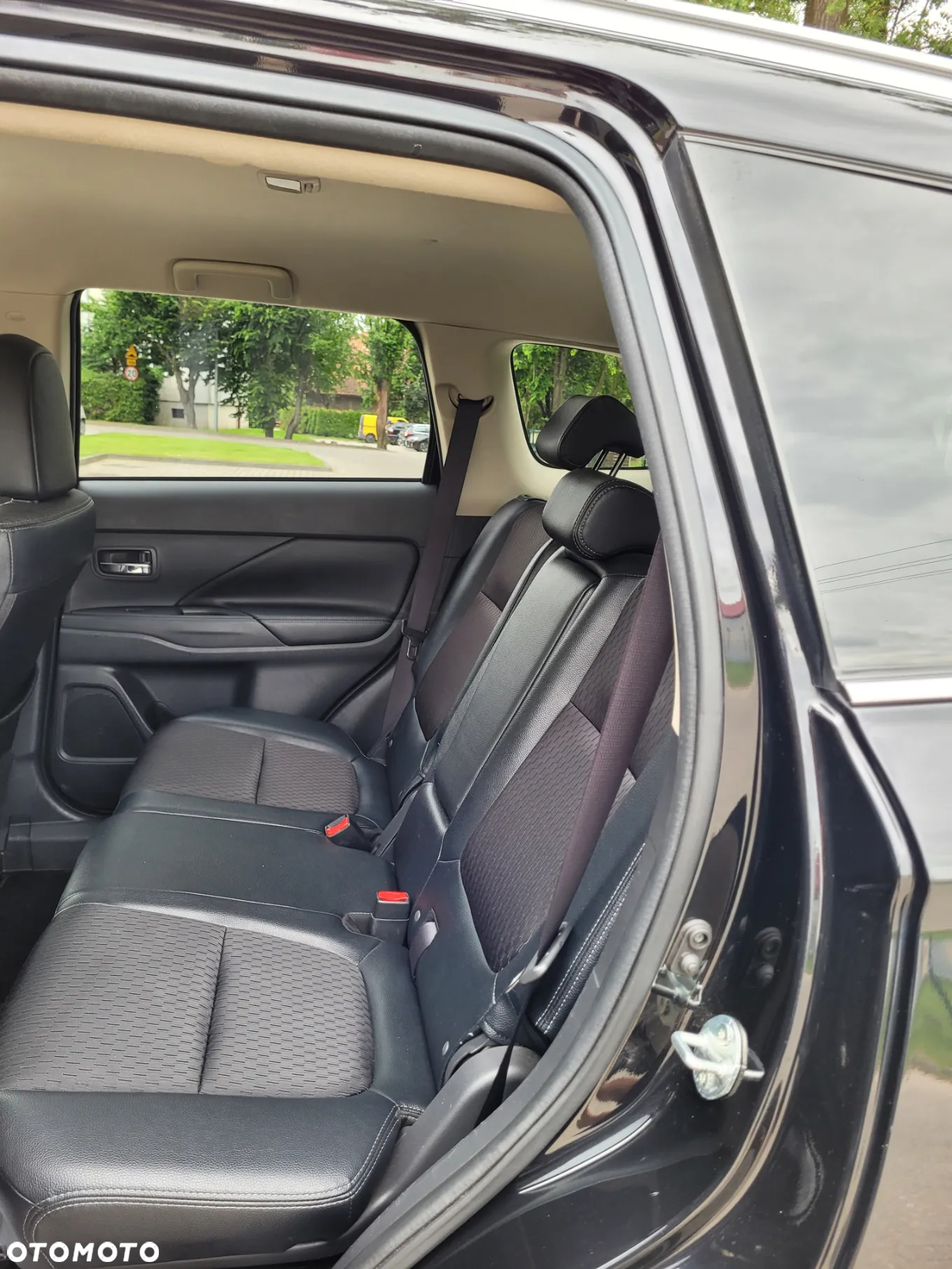 Mitsubishi Outlander 2.2 DID Intense - 8