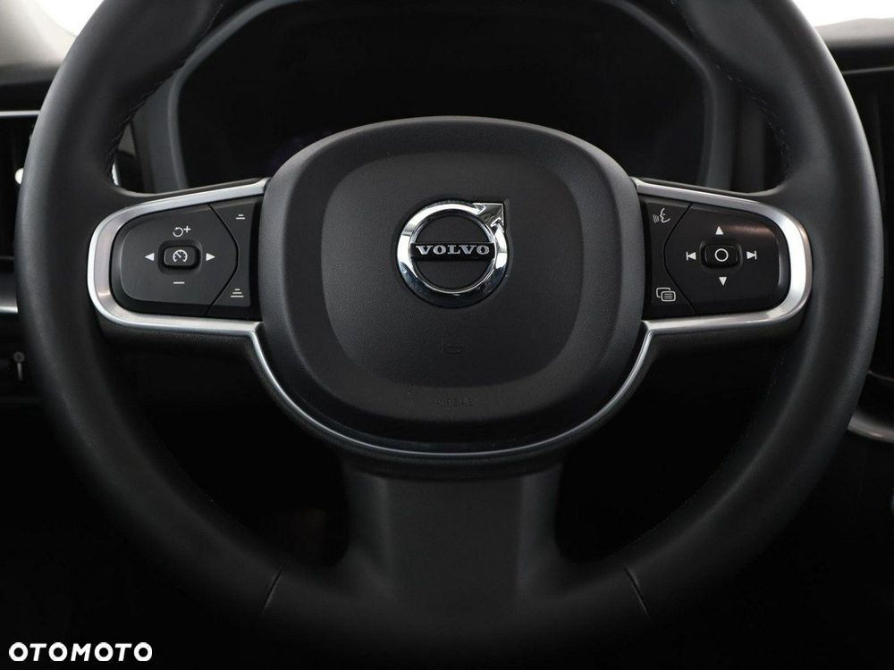 Volvo XC 60 B4 D Geartronic Momentum Pro - 22