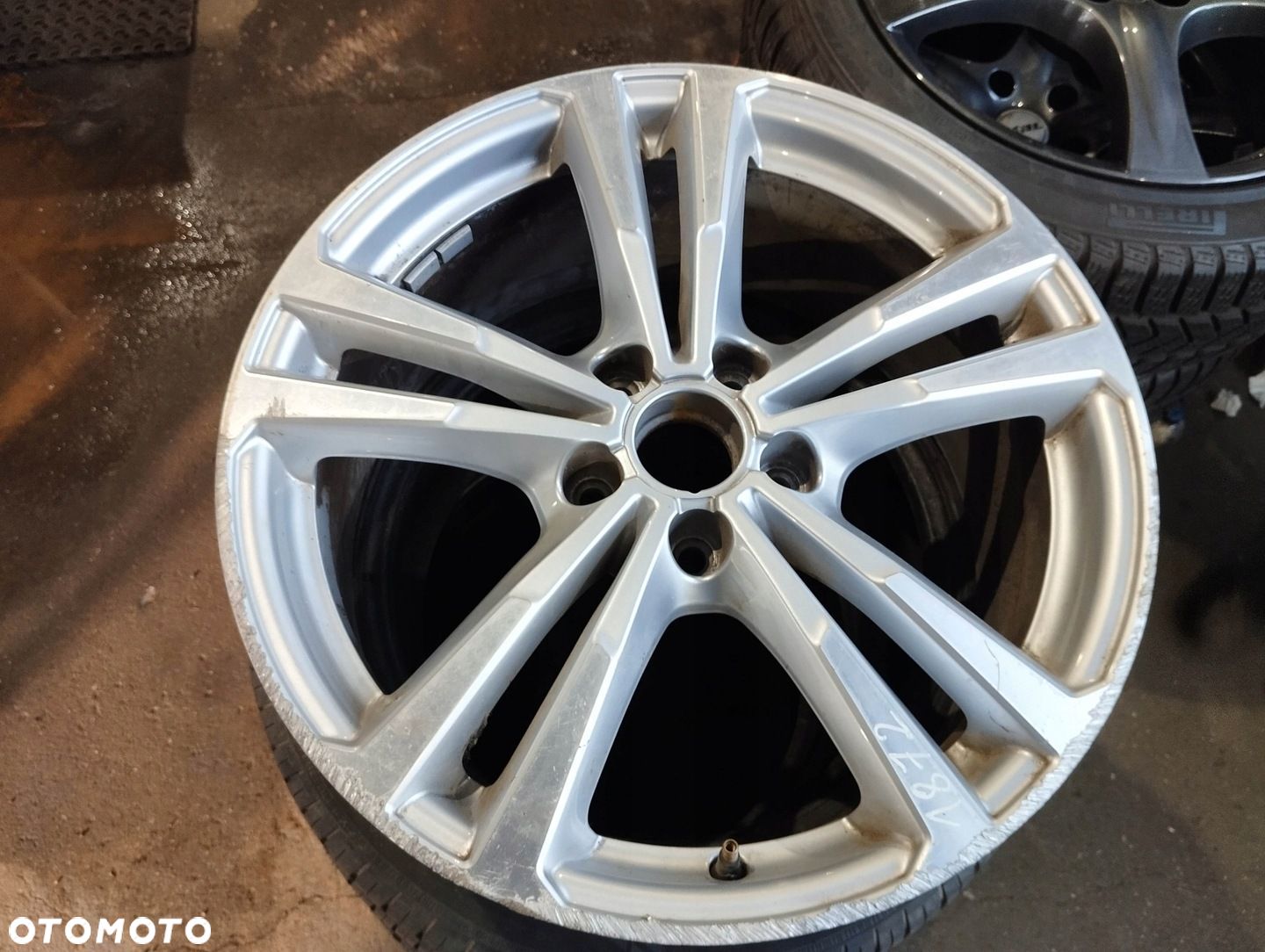 FELGA ALU 5X112 7,5 X 18 ET51 8V0601025 BL AUDI A3 - 1