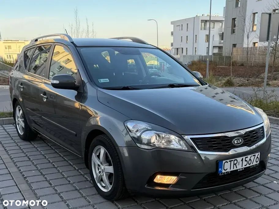 Kia Ceed - 1