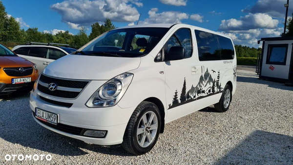 Hyundai H-1 Starex