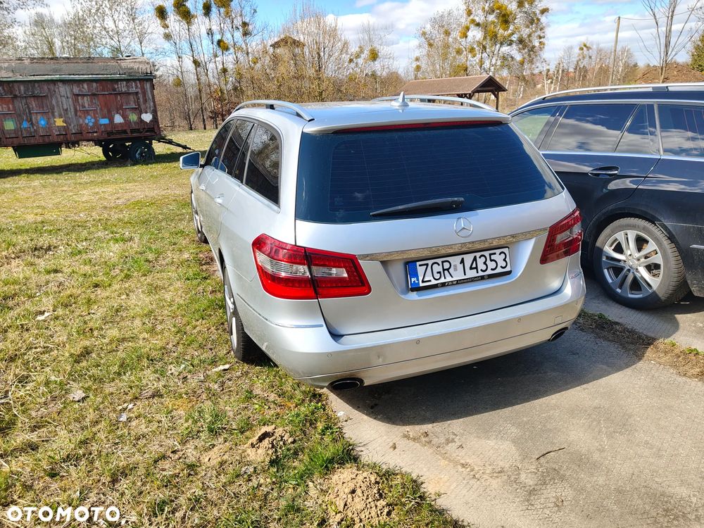 Mercedes-Benz Klasa E 300 CDI BlueEff Elegance - 5