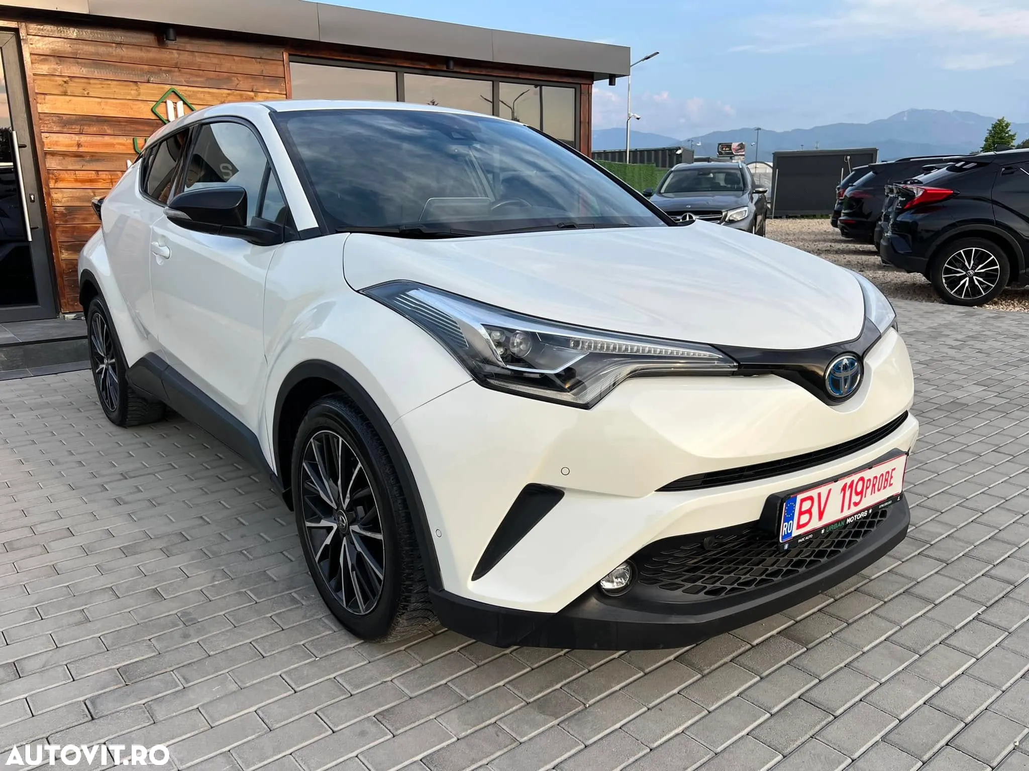 Toyota C-HR Hybrid Lounge - 9