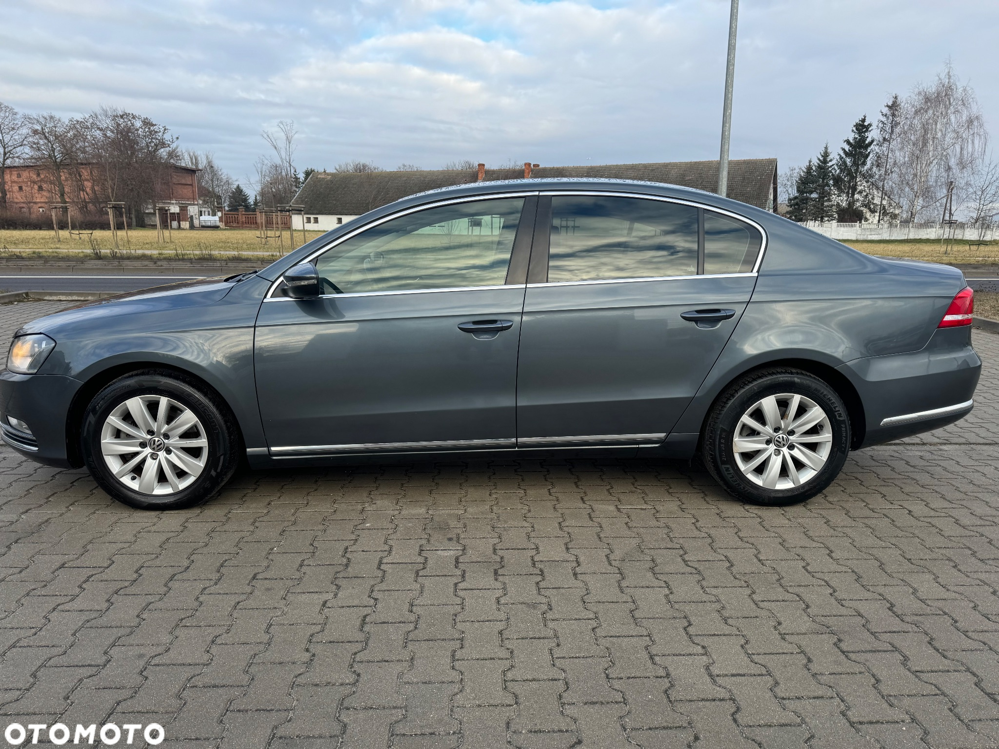 Volkswagen Passat - 2