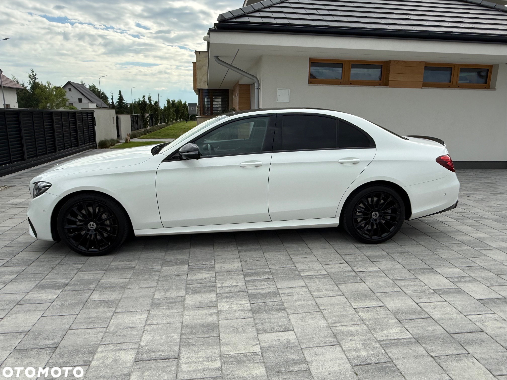 Mercedes-Benz Klasa E 400 4-Matic 9G-TRONIC - 6