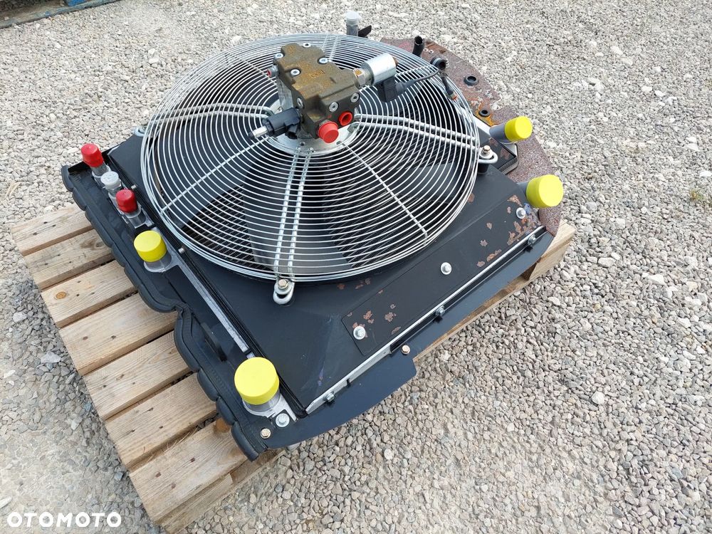 Chłodnica cieczy oleju wody zespół chłodnic intercooler Manitou MLT 634, 735, 741 - 5