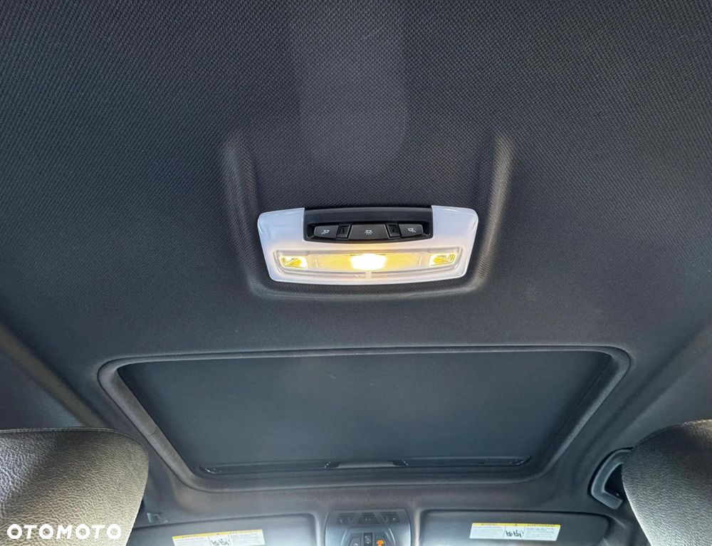 BMW Seria 3 330i xDrive Edition Luxury Line Purity - 27