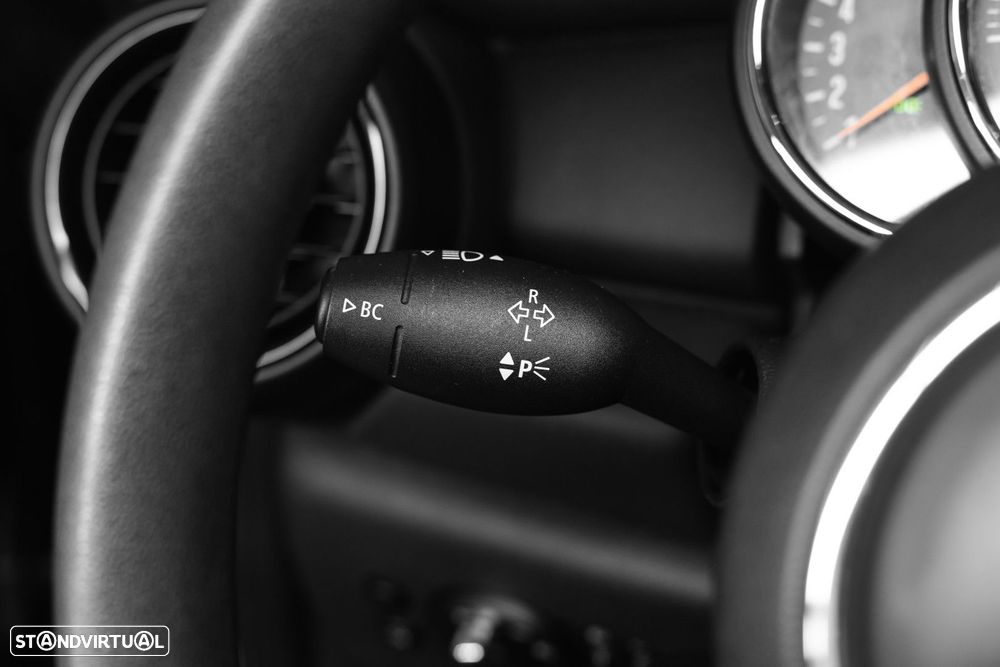 MINI 3 Portas One D - 23