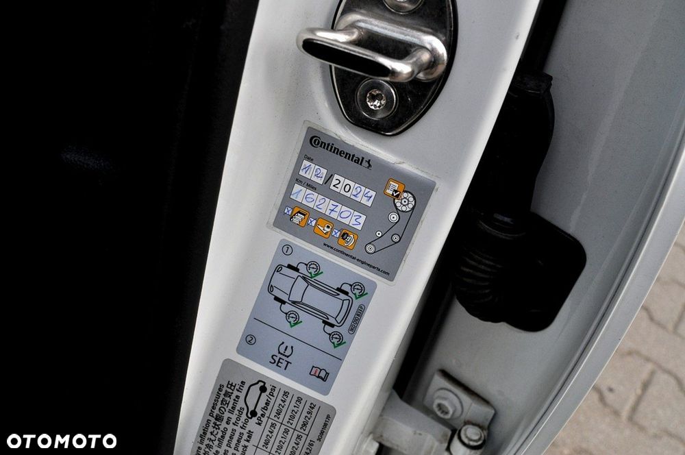 Volkswagen Passat 1.6 TDI BMT Comfortline - 32