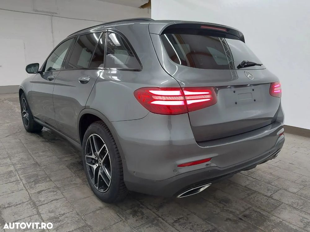 Mercedes-Benz GLC 250 d 4Matic 9G-TRONIC AMG Line - 3
