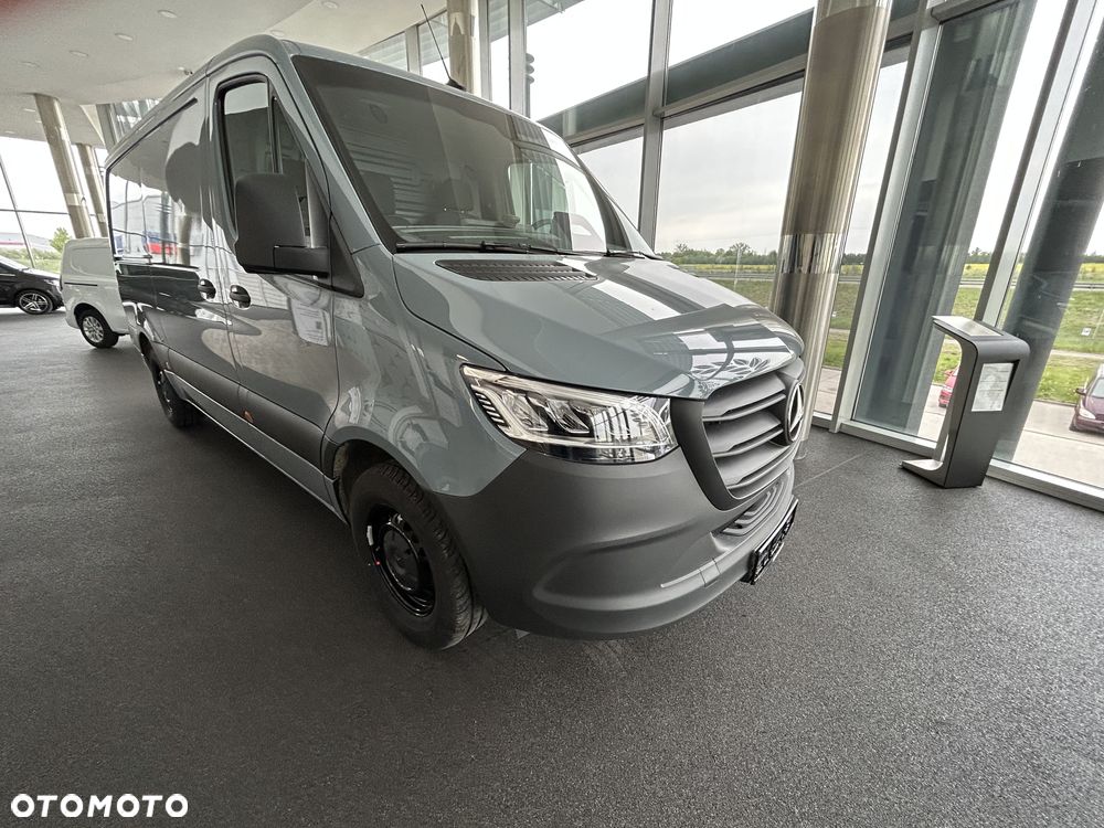 Mercedes-Benz Sprinter - 4