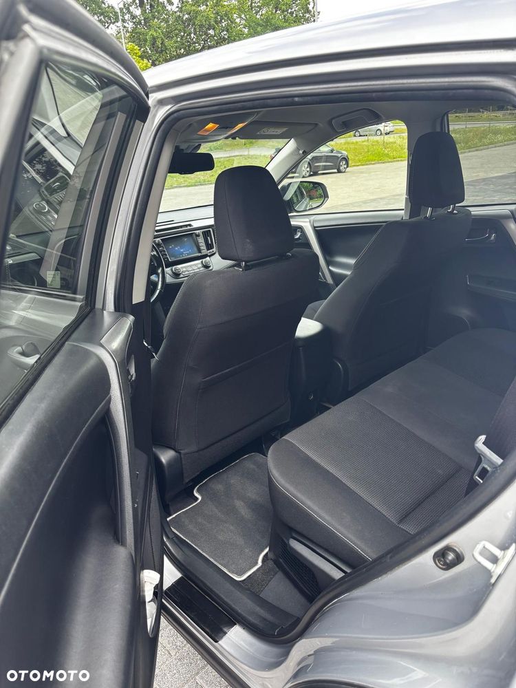 Toyota RAV4 - 8
