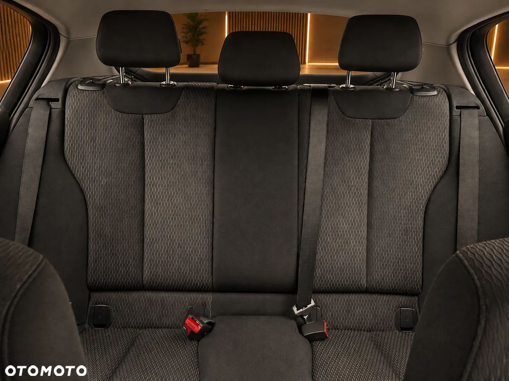 BMW Seria 1 118i Advantage - 12