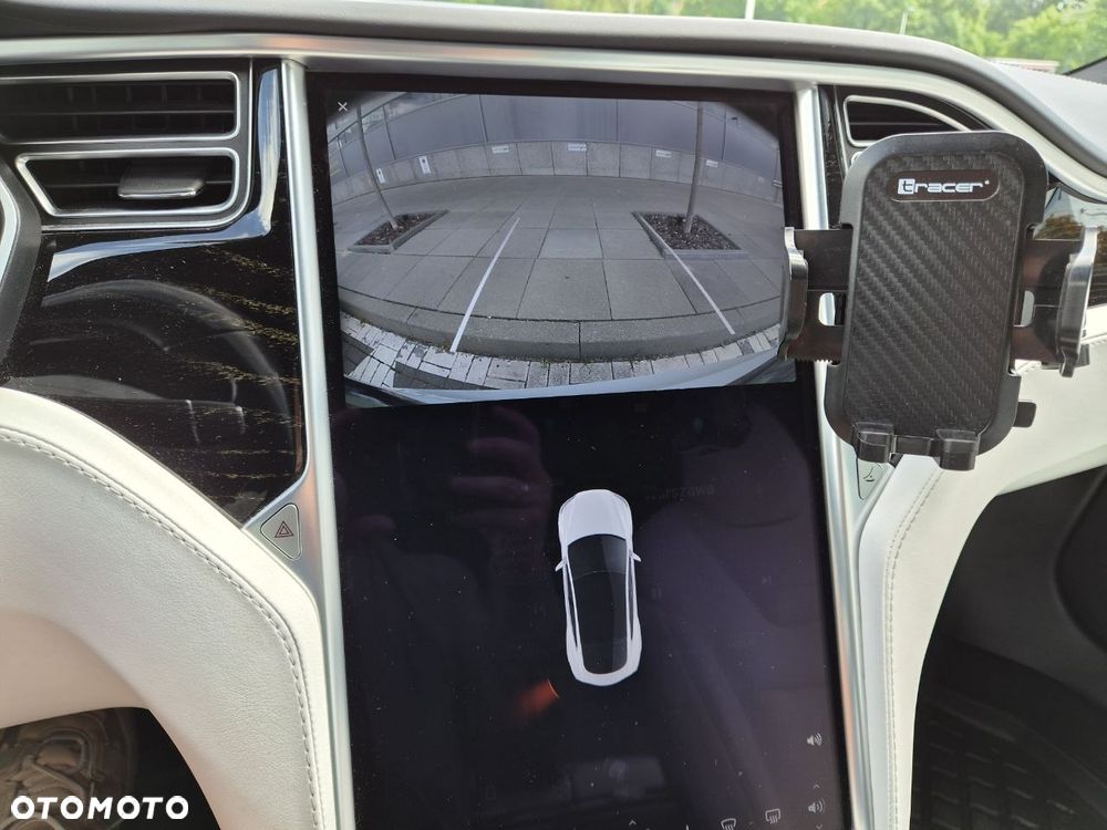 Tesla Model S D - 11
