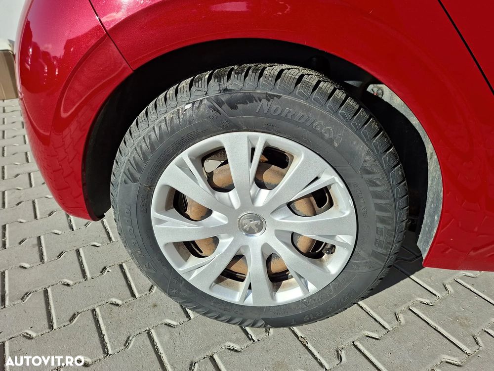 Peugeot 208 1.2 L PureTech Allure - 8