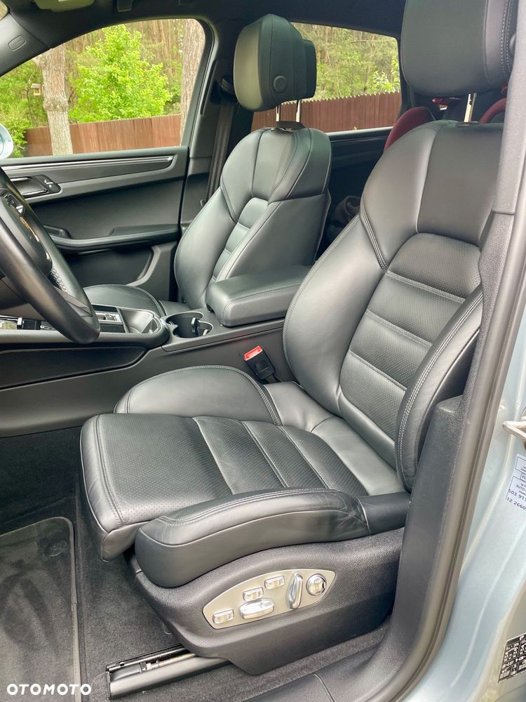 Porsche Macan Standard - 24