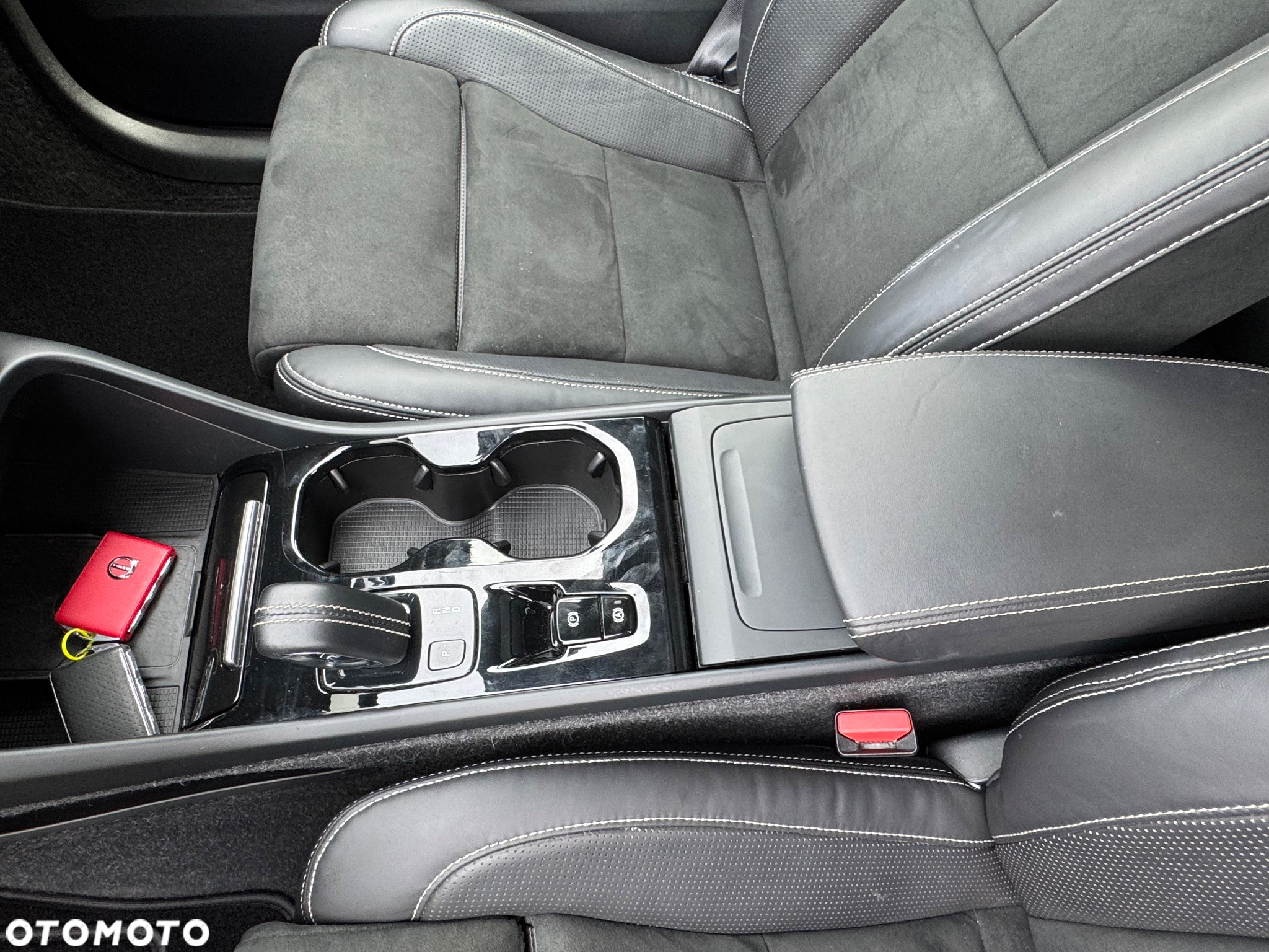 Volvo XC 40 T5 AWD Geartronic R-Design - 29