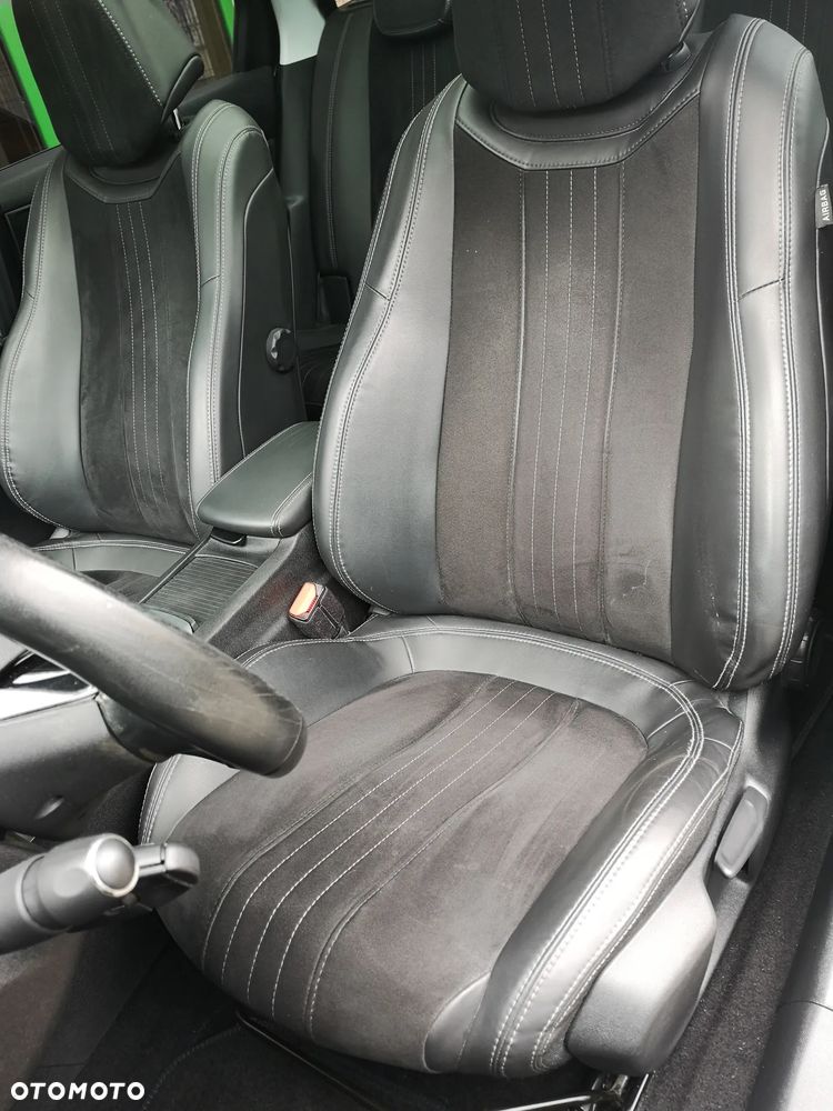 Peugeot 308 PureTech 130 GPF EAT8 Stop & Start Allure Business-Paket - 25
