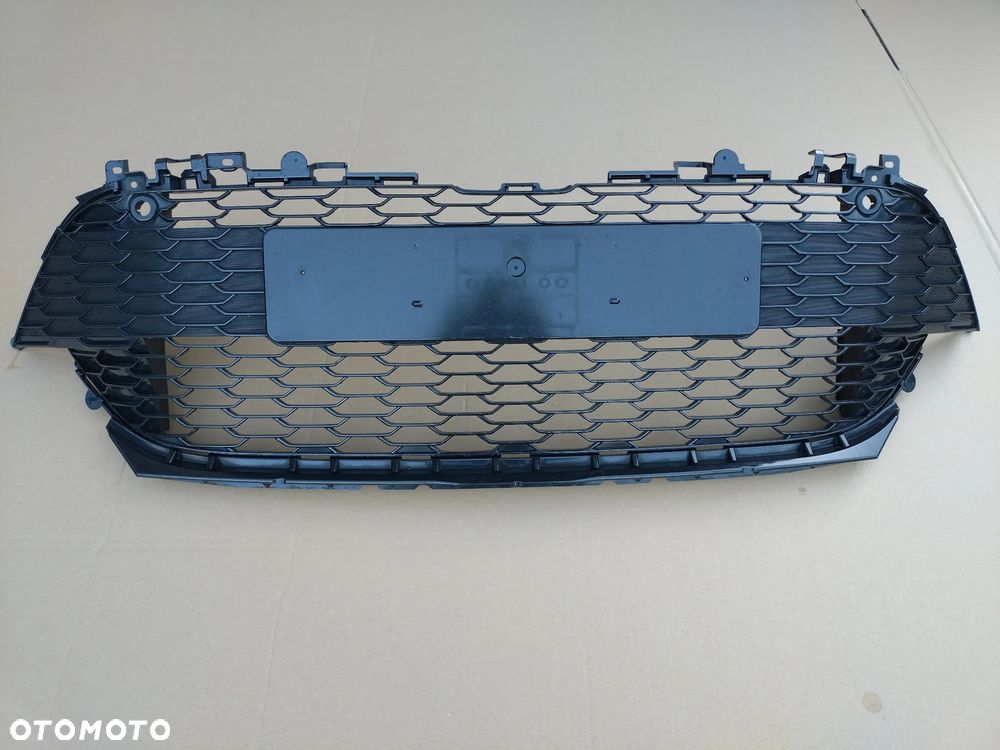 TOYOTA COROLLA E21 18- HB / KOMBI 53112-02B10 KRATKA W ZDERZAK PRZÓD NA PDC !! ORYGINAŁ!!! STAN BDB! - 1