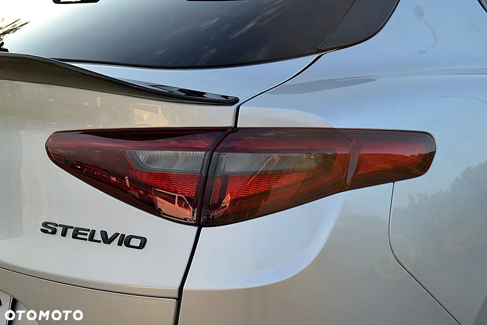 Alfa Romeo Stelvio 2.0 Turbo TI Q4 - 7